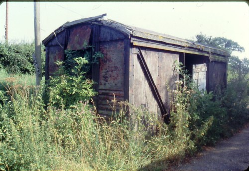 LNER  E 277806 (body only) Fruit Van built 1945